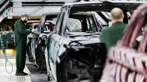 JLR Vendor Network Workers Allegedly Instructed to Apply for Universal Credit, Union States