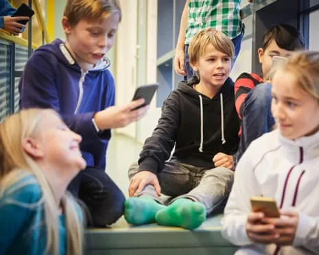 The Scandinavian nation to Enforce National Cellphone Ban in Schools