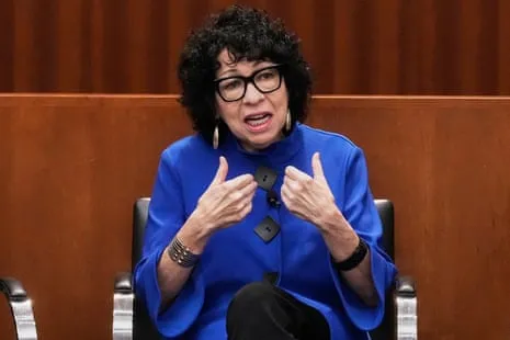High Court Justice Questions Whether Americans Understand the Difference Between Leaders and Kings